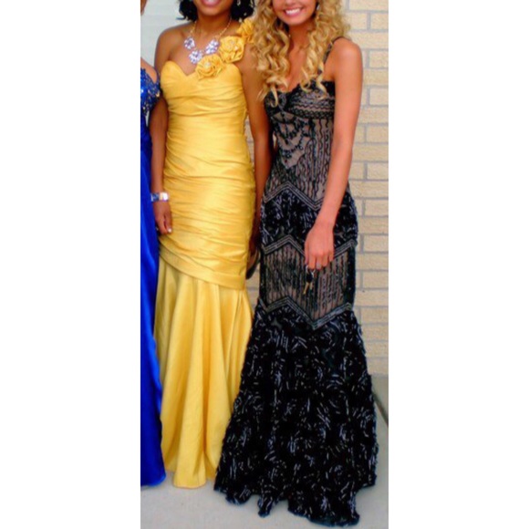 Alyce Paris | Black/Nude Prom Dress. - Picture 8 of 8